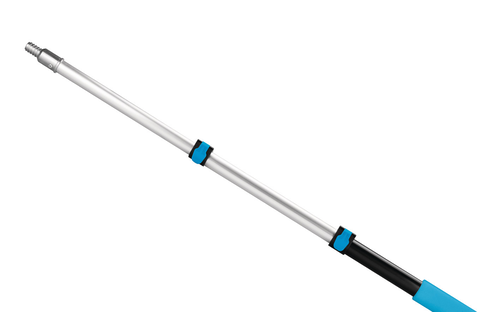 El CONNECTOR  y la BARRA TELESCÓPICA encajan perfectamente y se enroscan en un abrir y cerrar de ojos. Más aún: Dependiendo de la distancia a la que se encuentra el material a cortar, puede ajustar la longitud de la varilla de forma continua (de 42 a 95 cm).