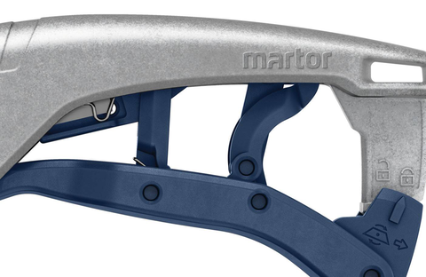 The SECUNORM 610 XDR's open design has several benefits. Dust and other particles won't stick and moveable parts stay moveable. The lever and blade retraction features then continue to function even under the most difficult conditions.