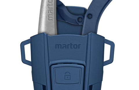 When used in sensitive sectors, such as the food industry, disruptions from contamination must be avoided. The plastic of the knife and holster is therefore metal detectable. Both products are also easy to clean.