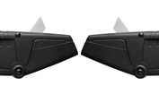 With the left hand or the right? Actually with both! You will need both hands to use the SECUNORM 590. Decide for yourself which hand to use to turn the blade-engaging element, and which hand to use for stabilising. A comfortable grip is the goal.