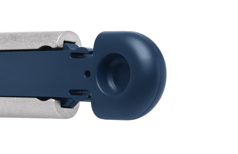 Blade changing is quick to work out. Literally. You just need to slide the metal detectable plastic insert out of the handle and replace the old blade with a new one.