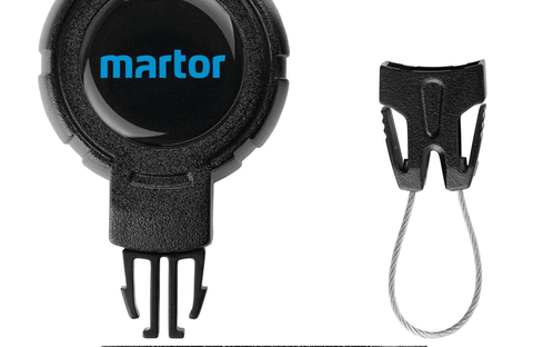To attach your MARTOR knife, remove the end piece. The steel cable loop is now much easier to open and close. Once the knife is attached, click the end piece back into place. Done!