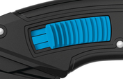 The first SECUMAX with a slider is suitable for both right- and left-handed users. The slider is easy and smooth to operate. Its shape and surface provides optimum grip. Blade changing is effortless using the blue change button.
