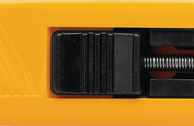 When work causes you to sweat, you lose your grip? Not with the SECUNORM PRIMAX. The grooves at the front of the handle reduce the risk of slipping and allow permanent and effective cutting.