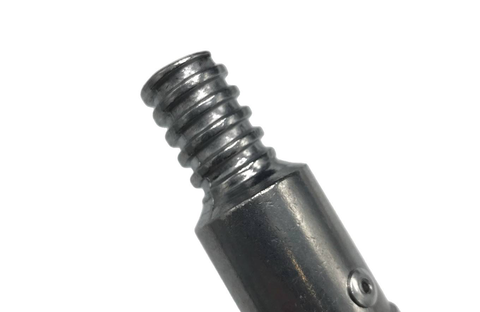 将 CONNECTOR 连接至一采用 ¾-5 ACME 螺纹的杆。为了确保紧密接合，螺纹长度须至少为 40 mm。此处最佳解决方案即为 MARTOR 的 TELESKOPSTANGE。