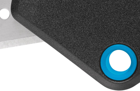 MARTOR mise sur la durabilité. Le SECUNORM MIZAR est un nouveau couteau de sécurité de MARTOR pour lequel on utilise exclusivement du plastique recyclé renforcé de fibres de verre. Il est également conçu pour un recyclage ultérieur éventuel.