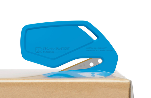 The quality blade is safely embedded between the nose and the handle. So it only cuts what you really want to cut. And there is no risk to your goods while doing so.
