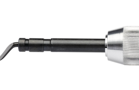 De meshouder kan maximaal 95 mm uitgetrokken worden. Zo kunt u ook werken op schijnbaar onbereikbare plekken. Bovendien neemt de houder aan beide zijden mesjes op met een verschillende diameter.