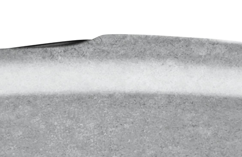 L'impugnatura leggermente arrotondata si adatta perfettamente alla vostra mano. E non abbiamo trascurato neanche il pollice. Per questo il coltello è munito di slitta con Soft-Grip, che è inoltre particolarmente restistente allo scivolo.