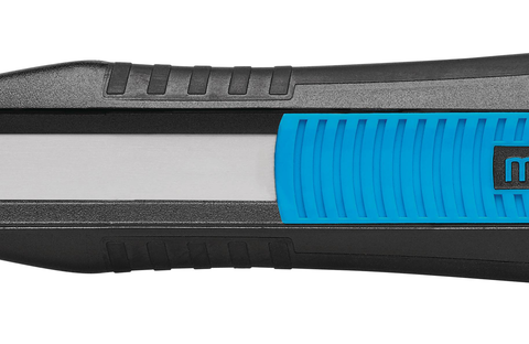Lo sabemos por experiencia: cuanto más ergonómico es el mango más fácil es cortar. Por lo tanto, el SECUNORM 380 también convence por su forma, el suave y agradable agarre y las muescas sobre el desplazador.