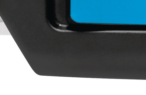 L'inserto di plastica di SECUNORM PROFI25 si inserisce in un'impugnatura in alluminio. La struttura stabile rende questo coltello molto durevole e ideale per i tagli molto frequenti.